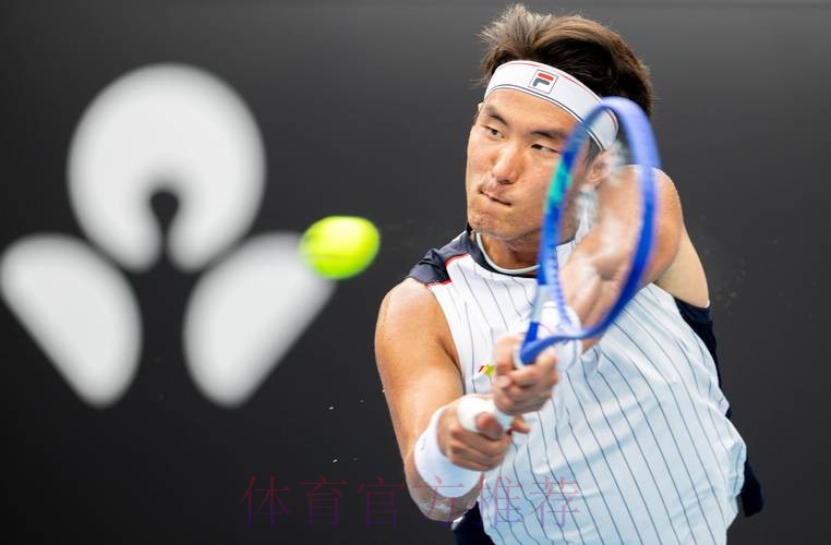 布云朝克特止步澳网男单首轮